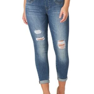 NWT - Rock and Republic Fever Crop Pull On Jeans - Size 16